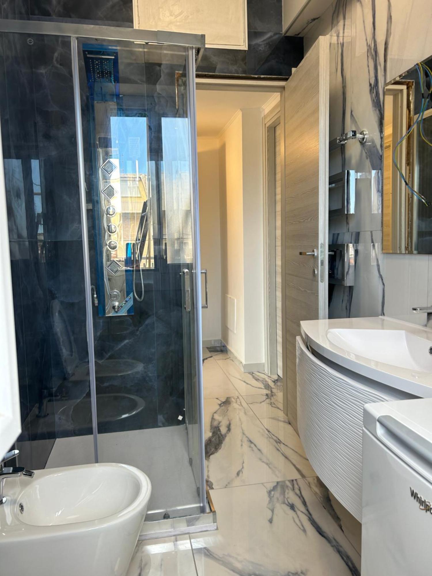 Front Sea Luxury Apartment ลิโด ดิ ออสเตีย ภายนอก รูปภาพ
