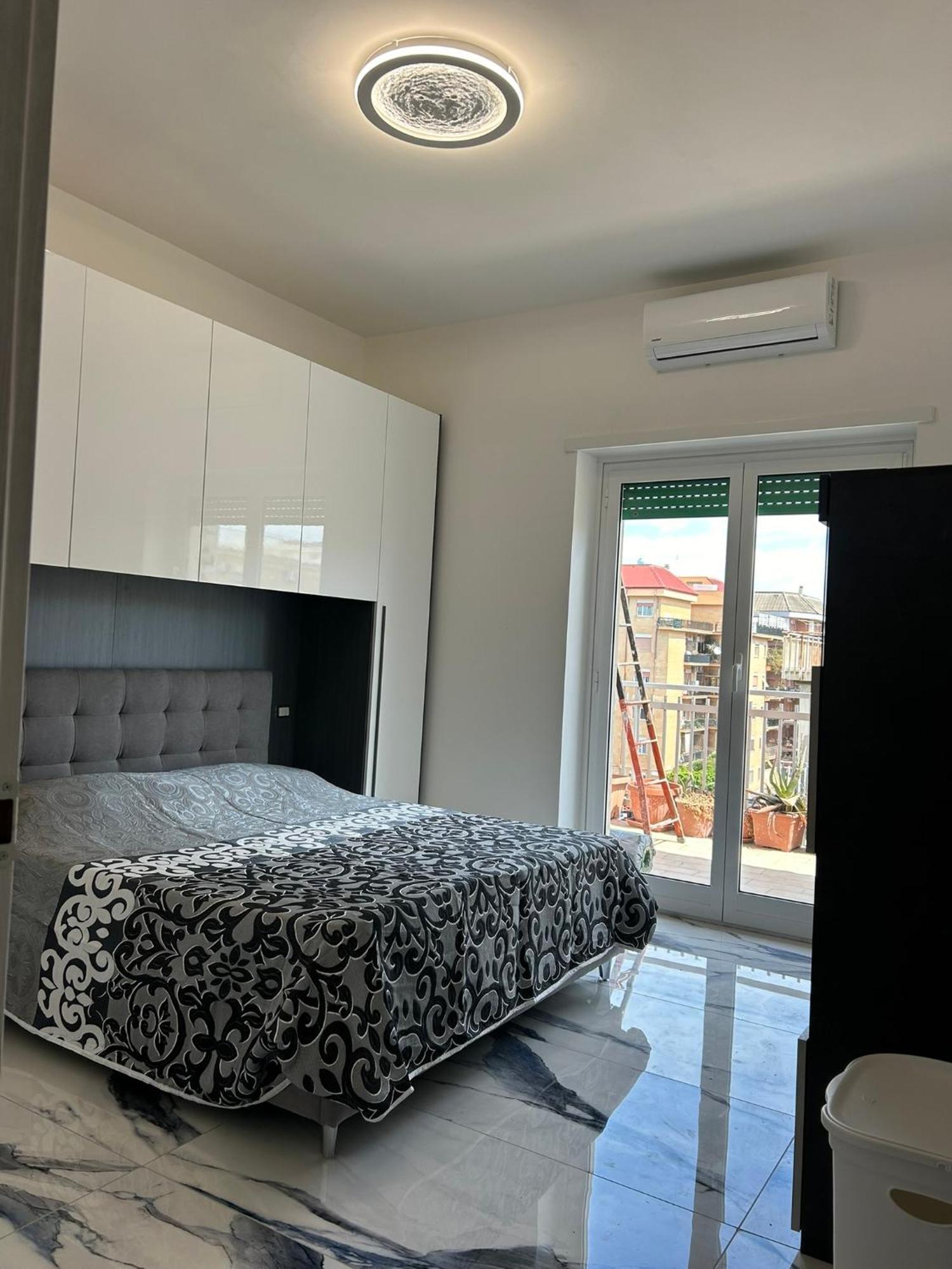 Front Sea Luxury Apartment ลิโด ดิ ออสเตีย ภายนอก รูปภาพ
