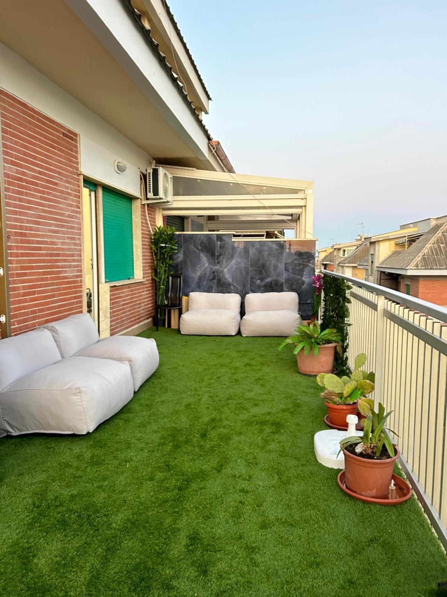 Front Sea Luxury Apartment ลิโด ดิ ออสเตีย ภายนอก รูปภาพ