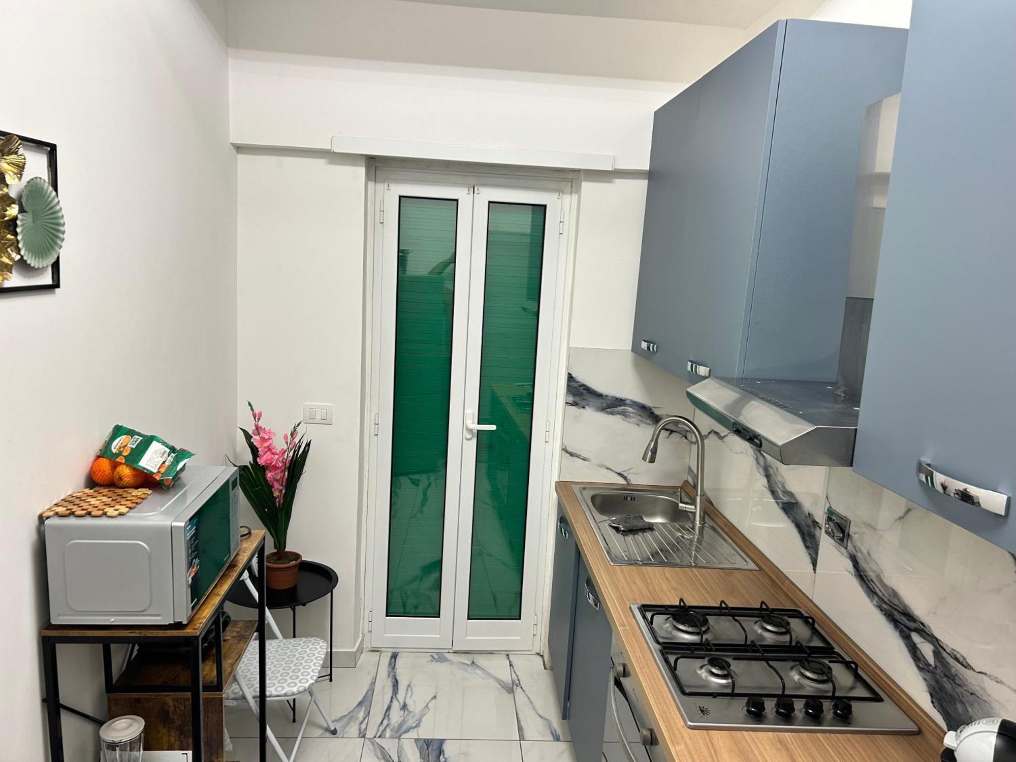 Front Sea Luxury Apartment ลิโด ดิ ออสเตีย ภายนอก รูปภาพ